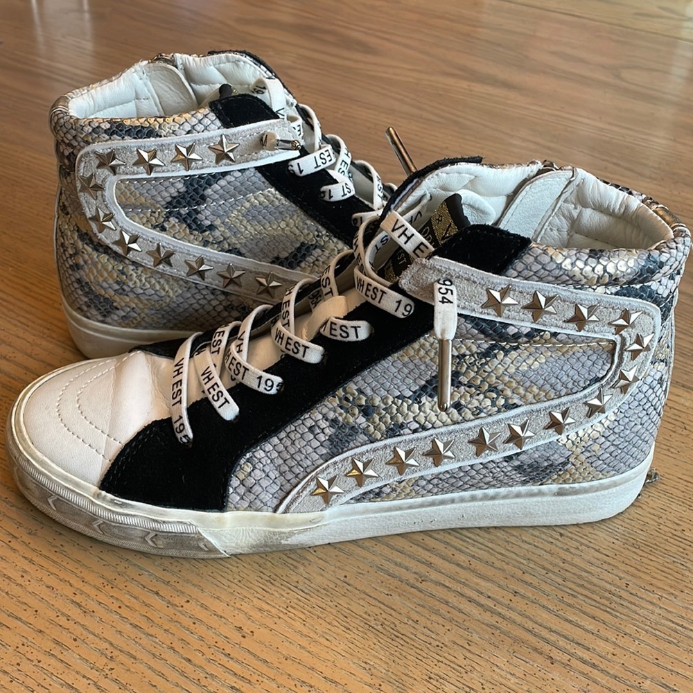VINTAGE HAVANA snakeskin zipper high tops size 7.5